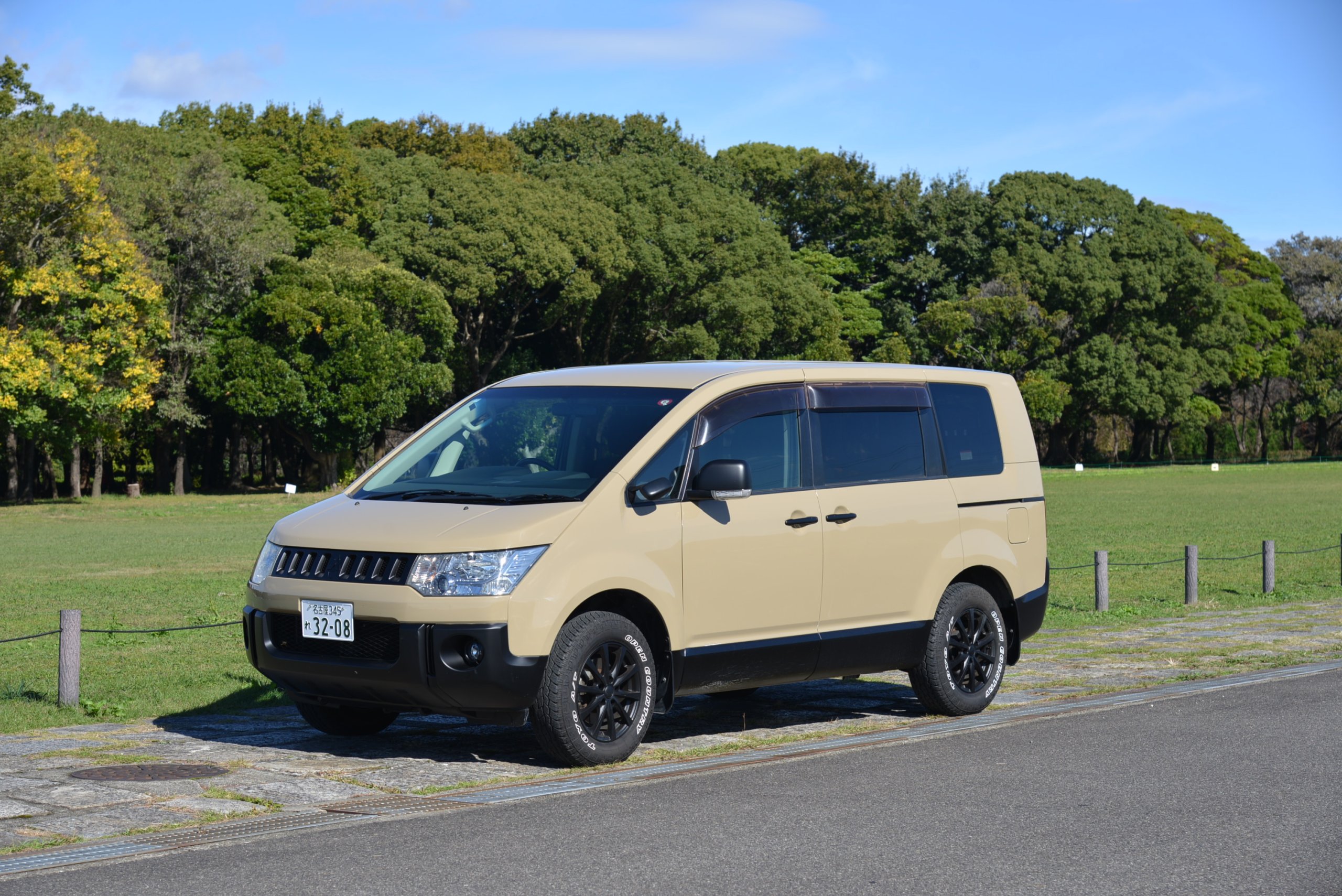 BRIGHTZ デリカD:5 CV1W CV2W CV4W CV5W 超鏡面ステンレスメッキスライドレールパネル 2PC SLI-PAN-0 送料無料BRIGHTZ デリカD:5 CV1W CV2W CV4W CV5W メッキフォグライト